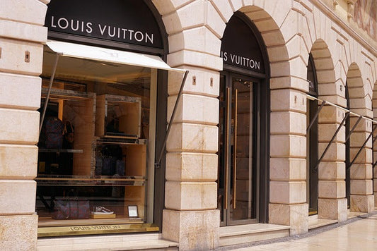 ¿Qué hace tan especiales los perfumes de Louis Vuitton? El secreto de sus notas y composición